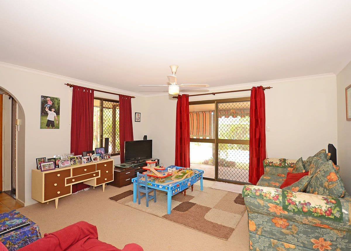 16 Paul Drive, POINT VERNON QLD 4655, Point Vernon - Thumbnail 8