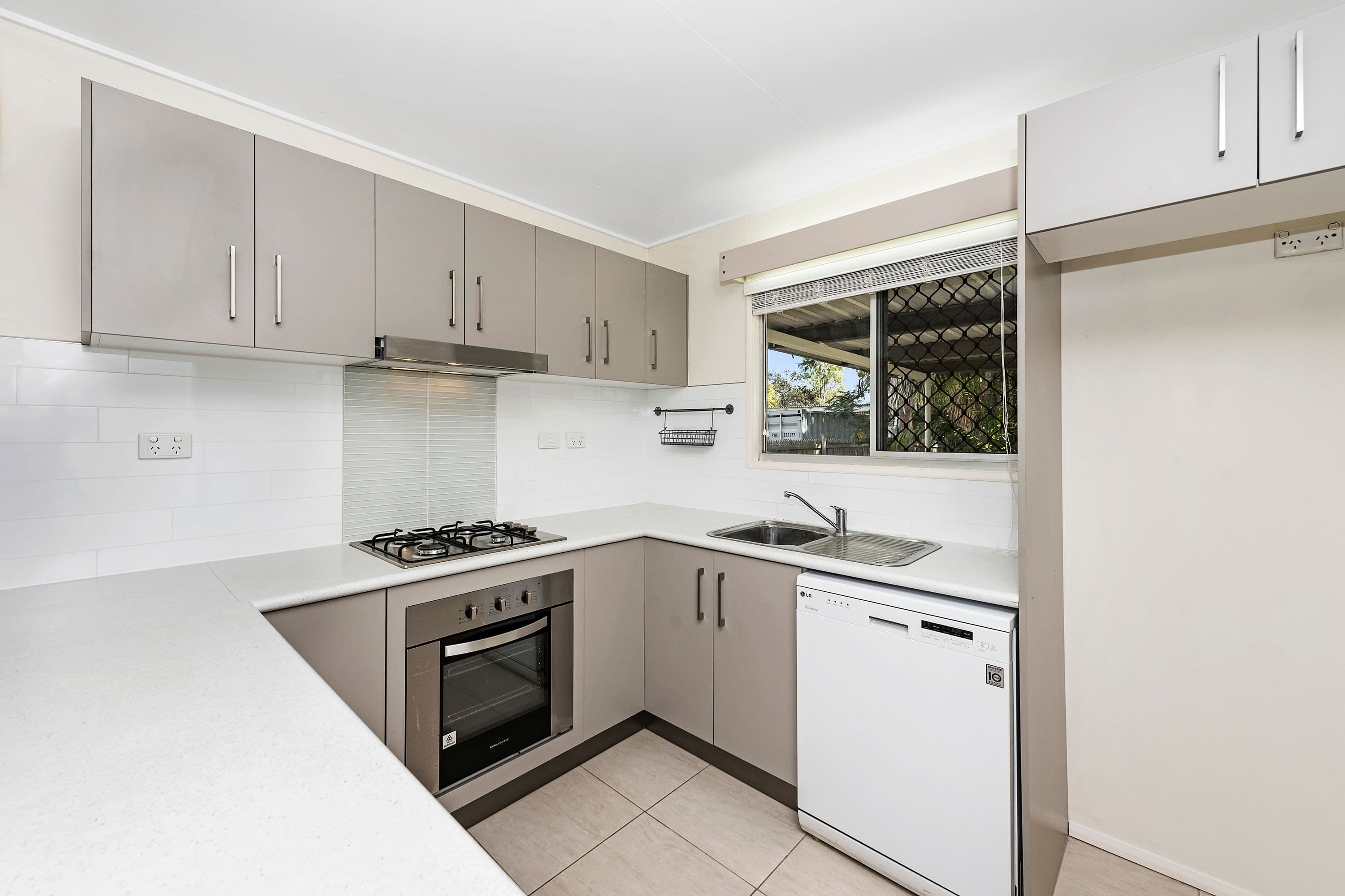 1639 Riverway Drive, Kelso QLD 4815, Kelso - Thumbnail 3