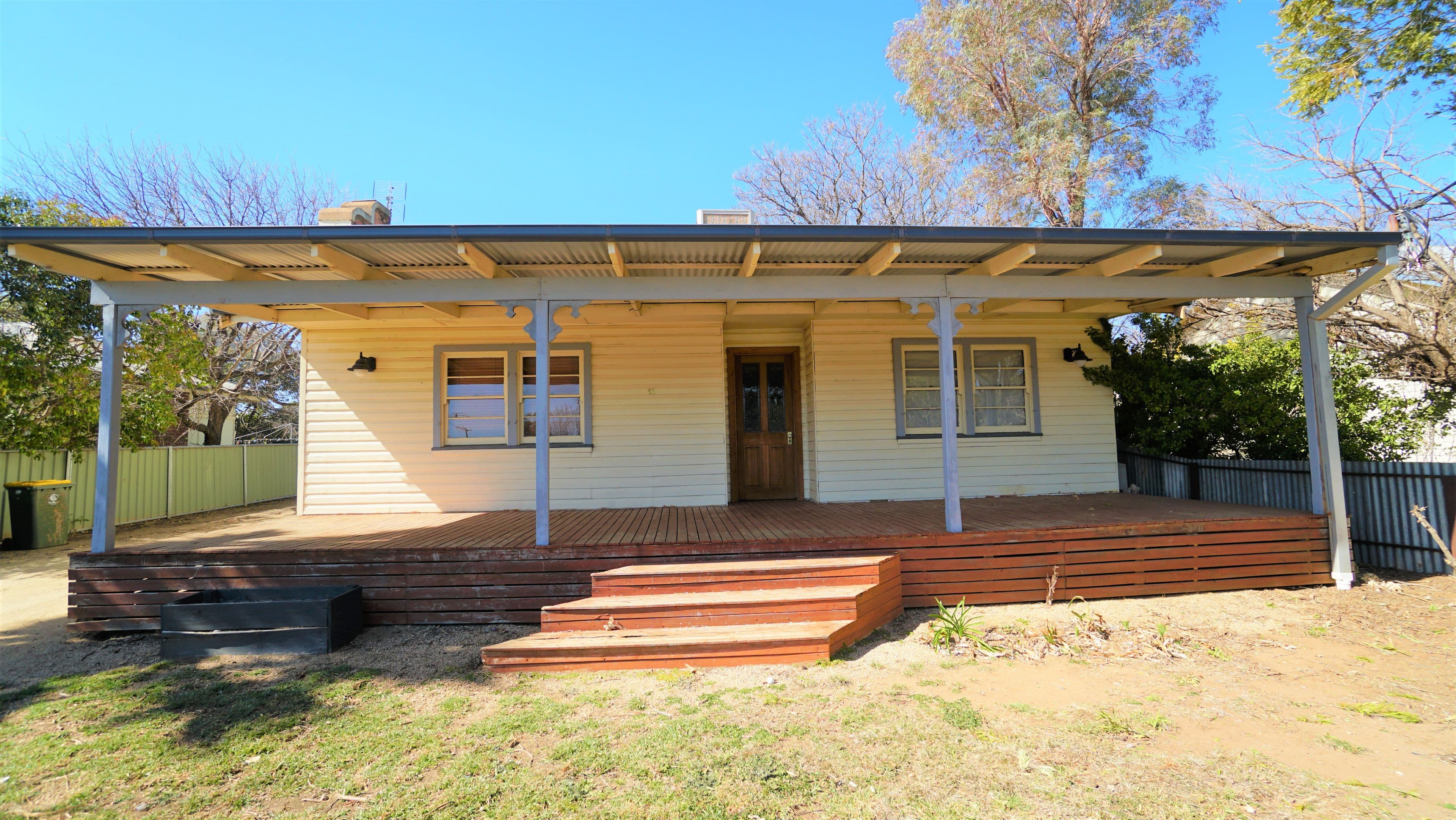 18 William Street, Forbes - Image 1