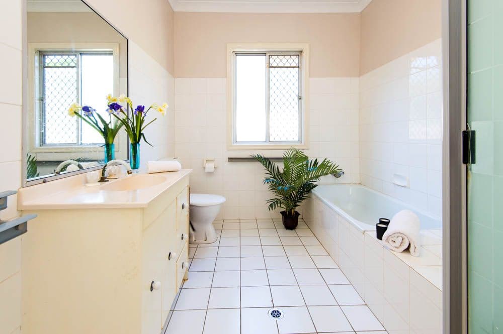 19 Binya Street, HOLLAND PARK QLD 4121, Holland Park - Thumbnail 4
