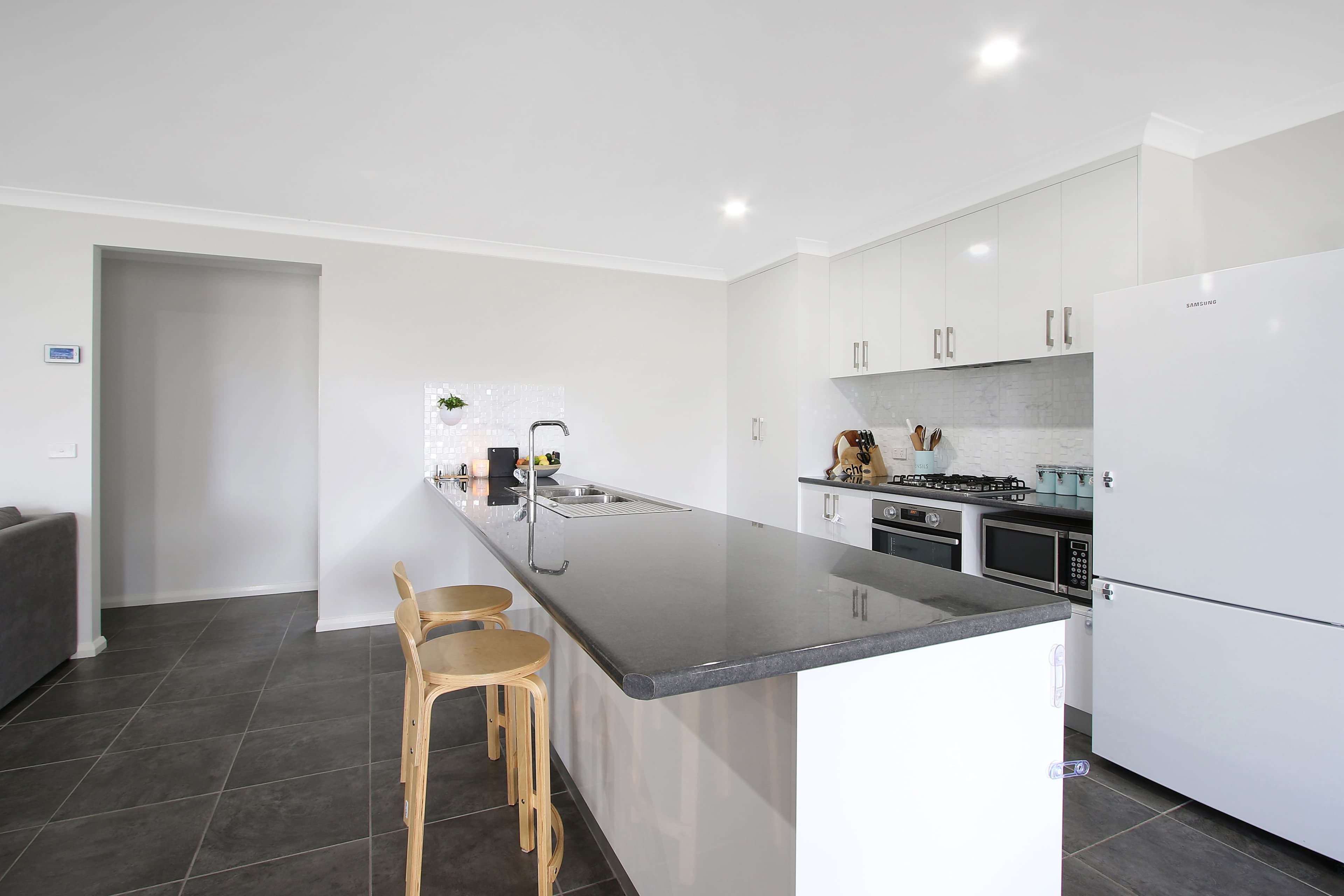 176 Jude Street, Howlong - Thumbnail 2