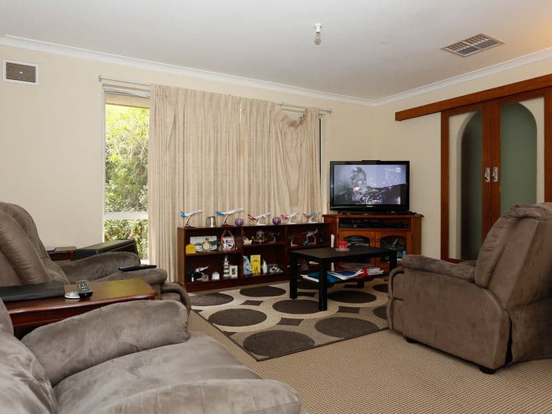 37 Jaegar Square, BALLAJURA WA 6066, Ballajura - Thumbnail 3