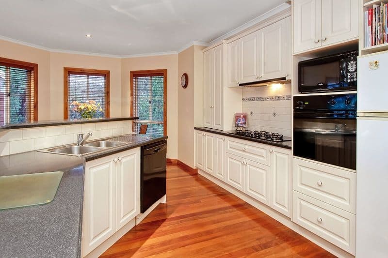 29 Castricum Place, FERNTREE GULLY VIC 3156, Ferntree Gully - Thumbnail 3