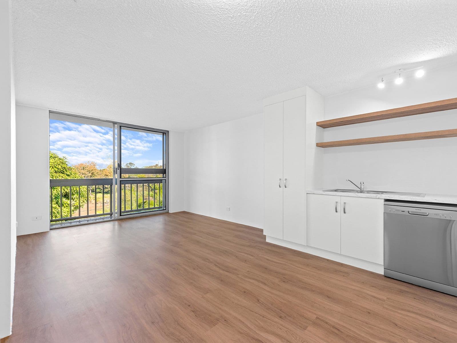 1 / 37 Kensington Road, Kensington VIC 3031, Kensington - Thumbnail 3
