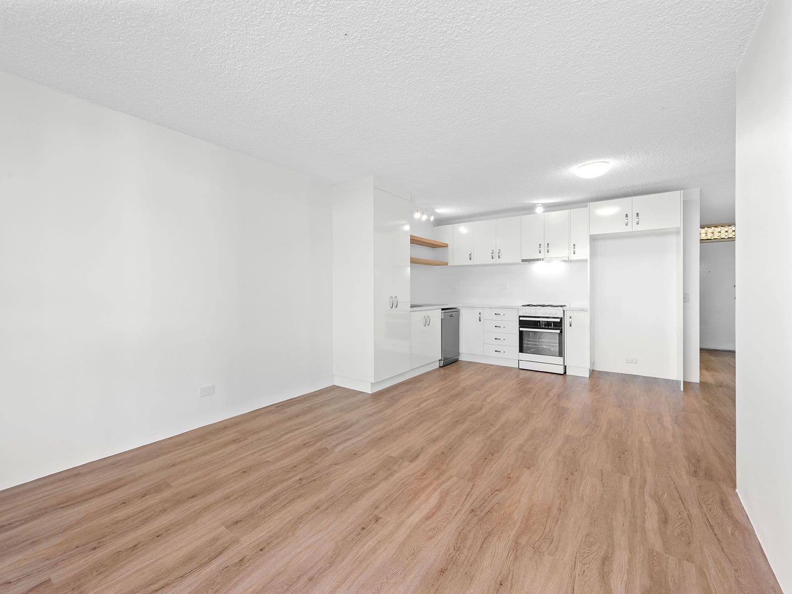 1 / 37 Kensington Road, Kensington VIC 3031, Kensington - Thumbnail 4