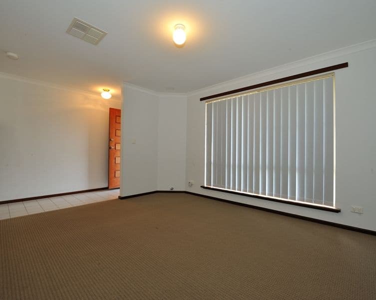 10 Coronata Drive, WARNBRO WA 6169, Warnbro - Thumbnail 2