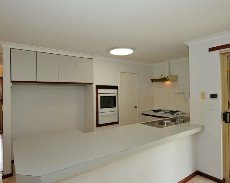10 Coronata Drive, WARNBRO WA 6169, Warnbro - Thumbnail 6