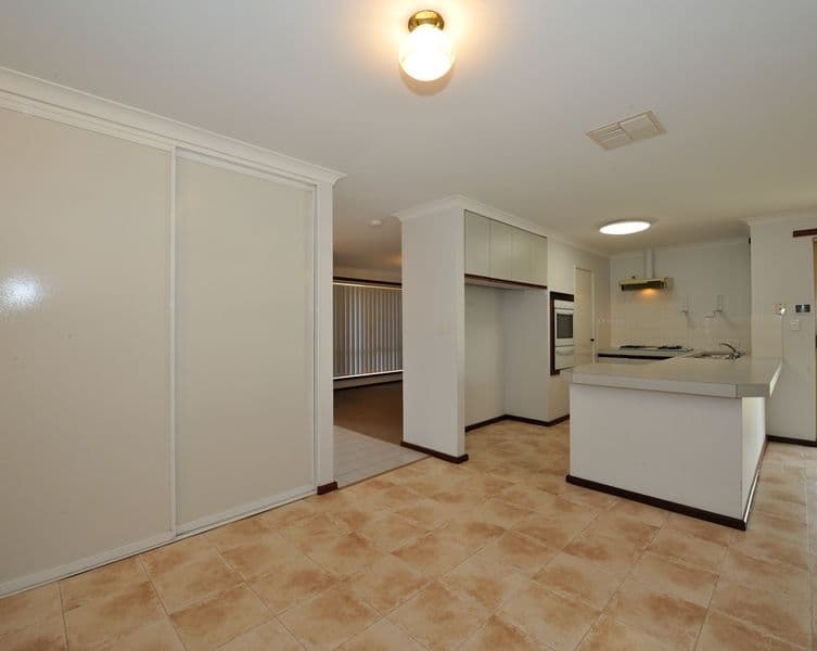10 Coronata Drive, WARNBRO WA 6169, Warnbro - Thumbnail 7