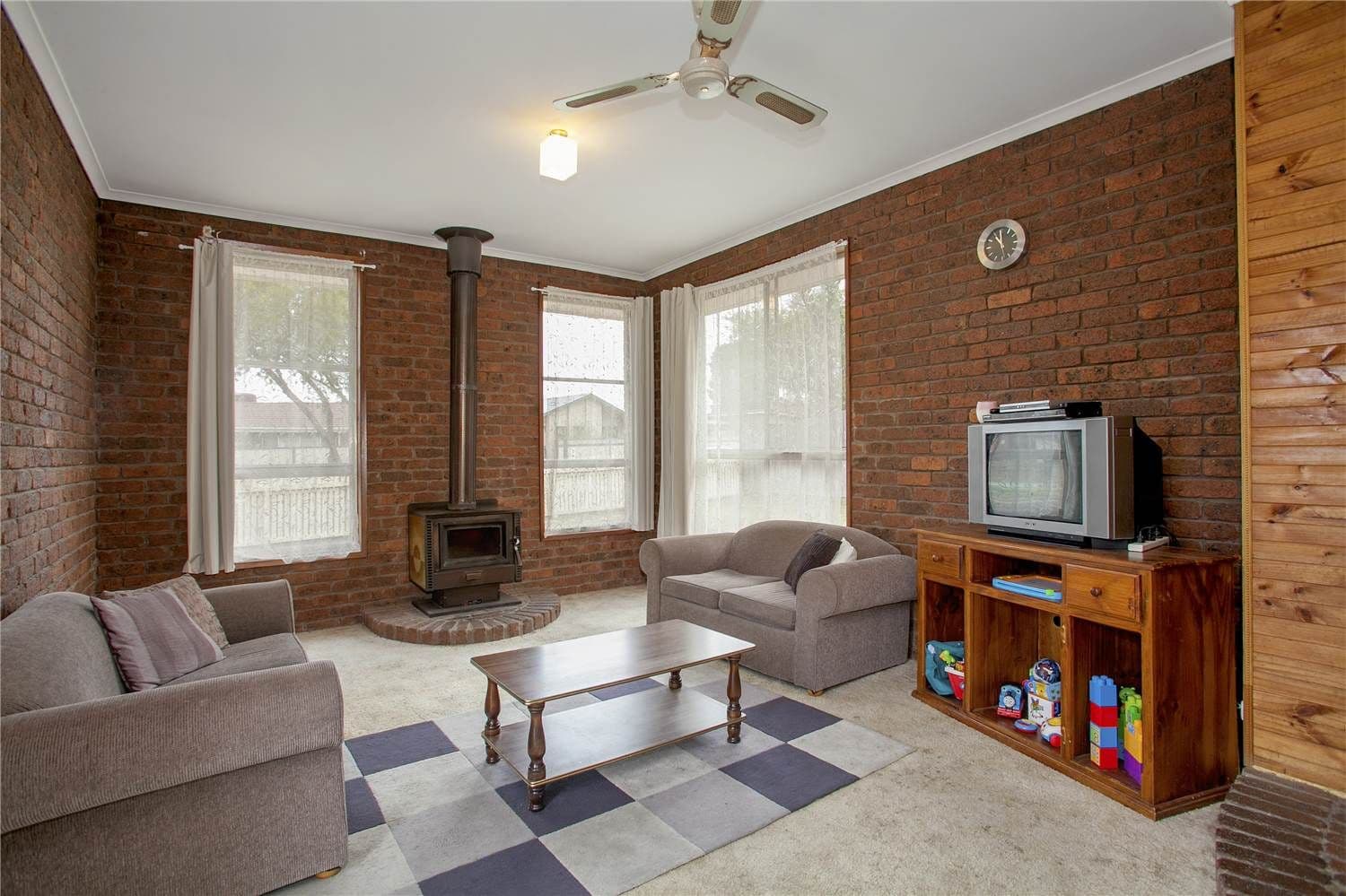 10 Macedon Avenue, CORIO VIC 3214, Corio - Thumbnail 2