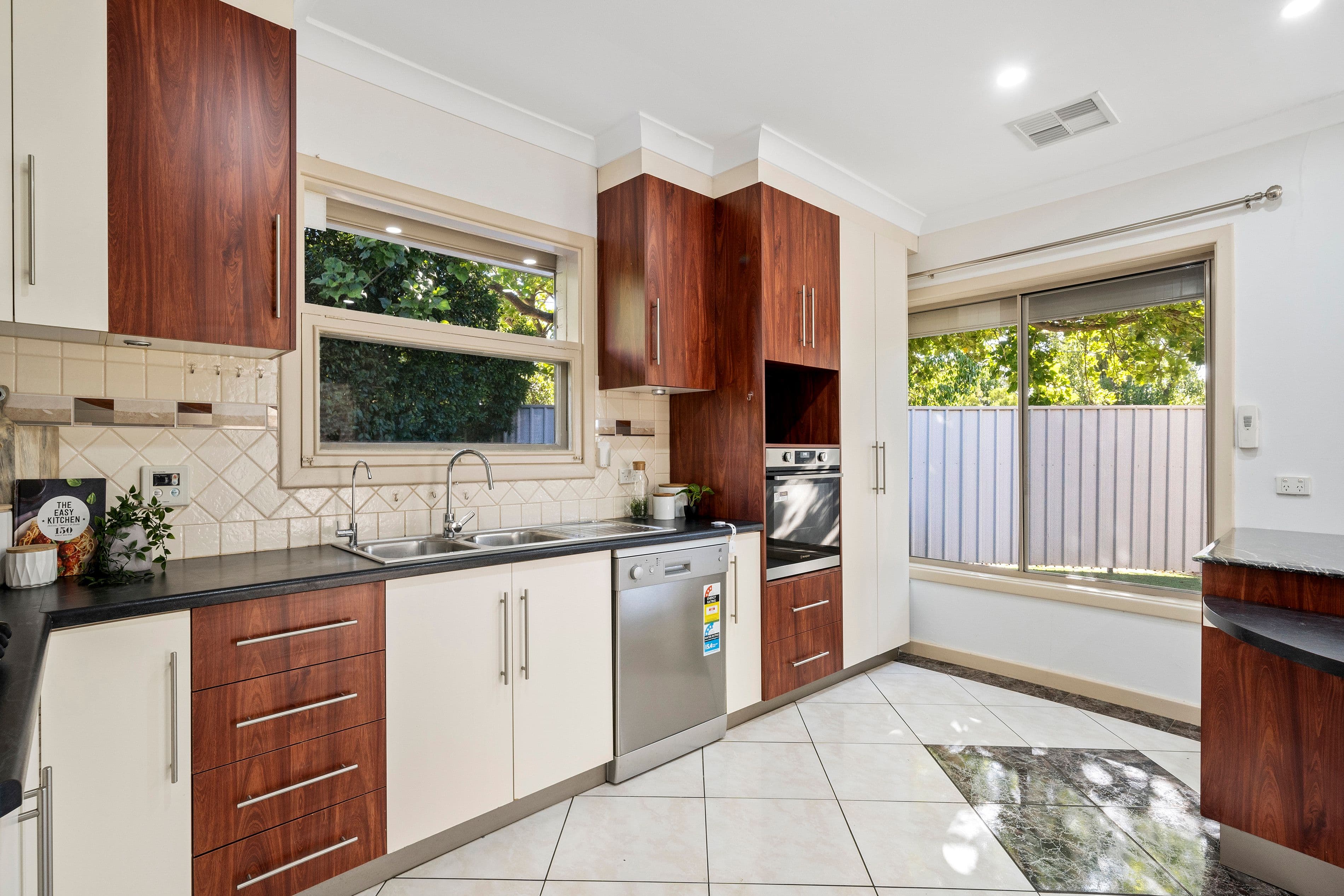 12 Rita Avenue, Rostrevor SA 5073, Rostrevor - Thumbnail 6