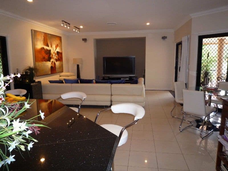 10 Parnham Court, ARUNDEL QLD 4214, Arundel - Thumbnail 7