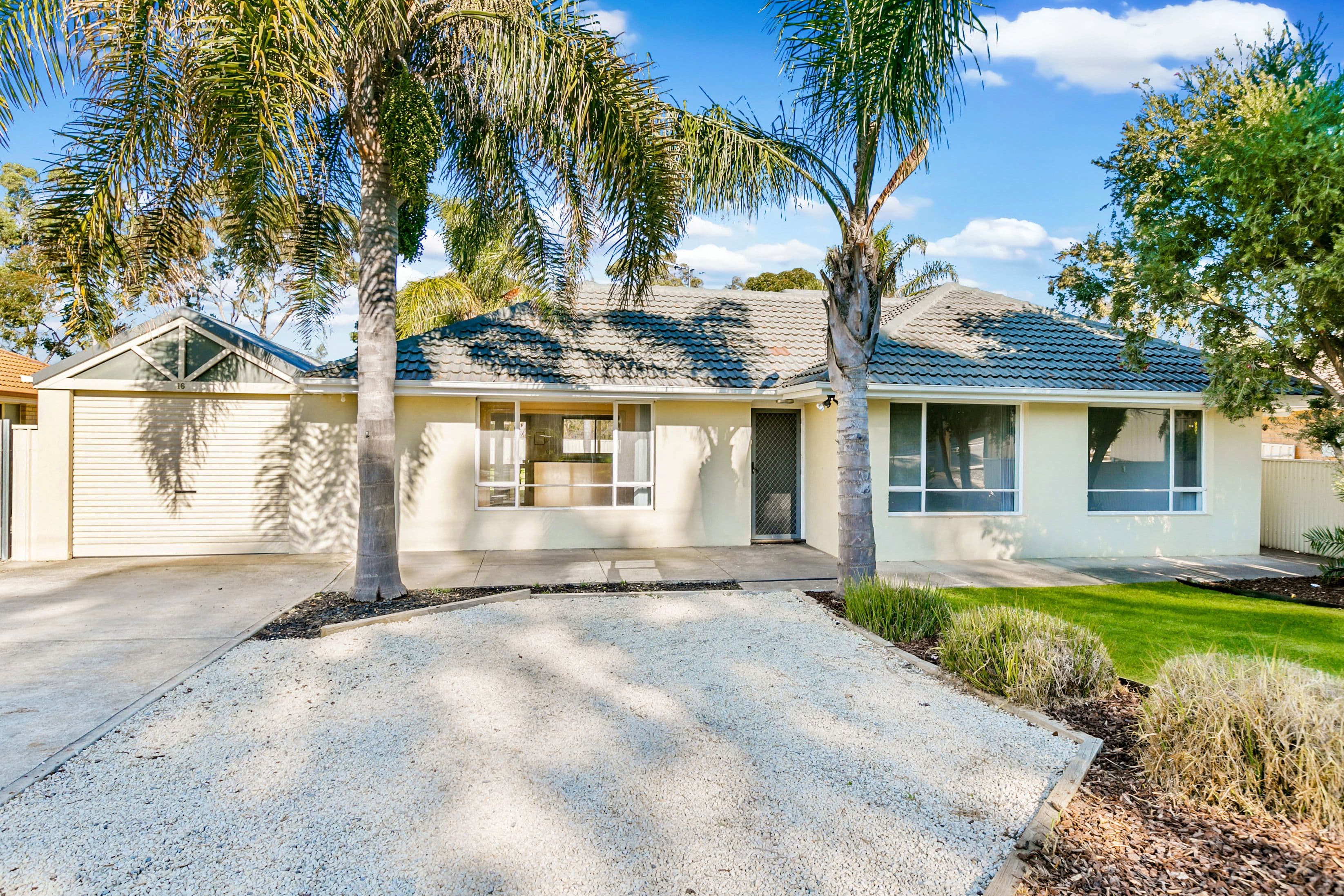 16 Conington Crescent, Morphett Vale SA 5162, Morphett Vale - Thumbnail 2