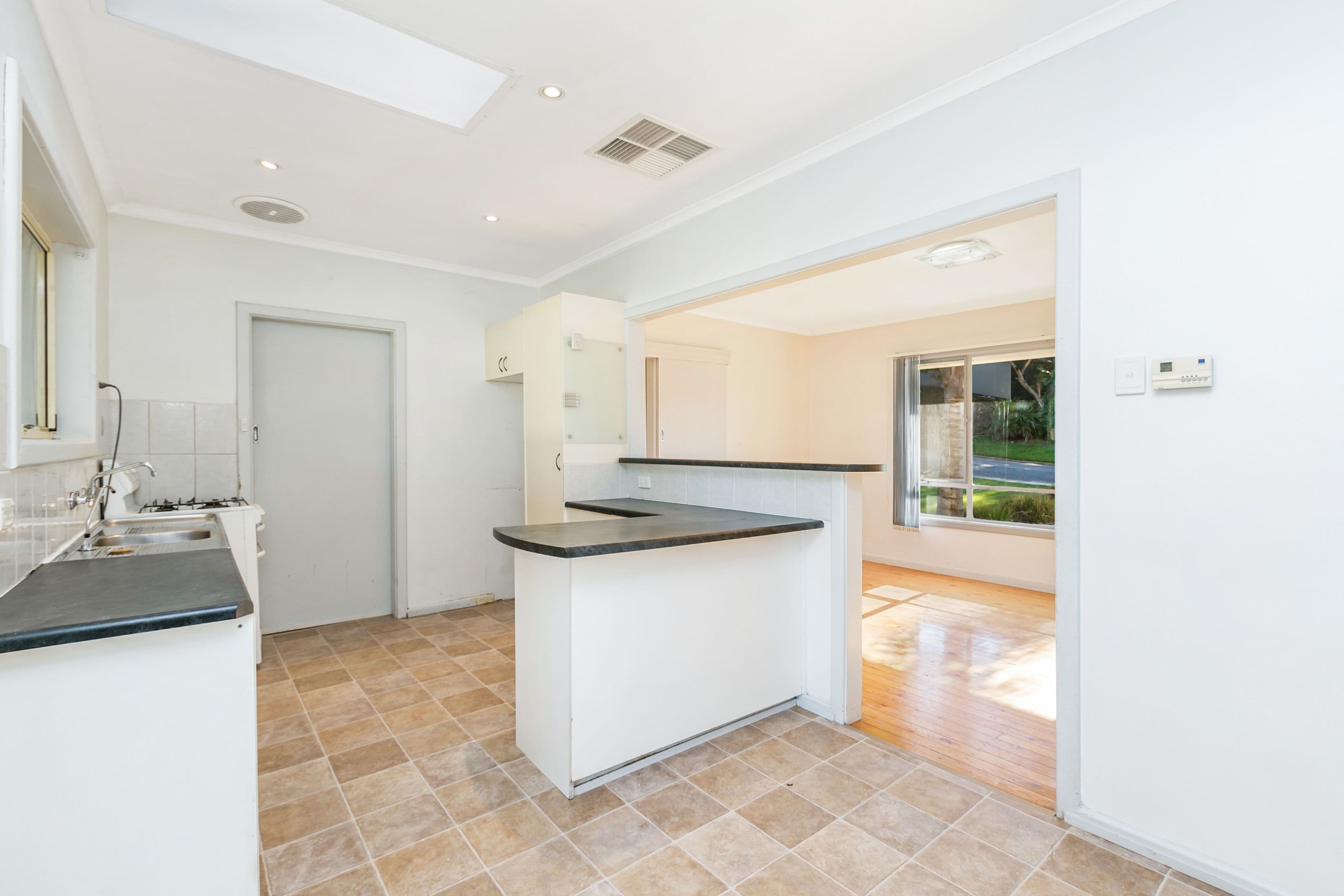 16 Conington Crescent, Morphett Vale SA 5162, Morphett Vale - Thumbnail 5