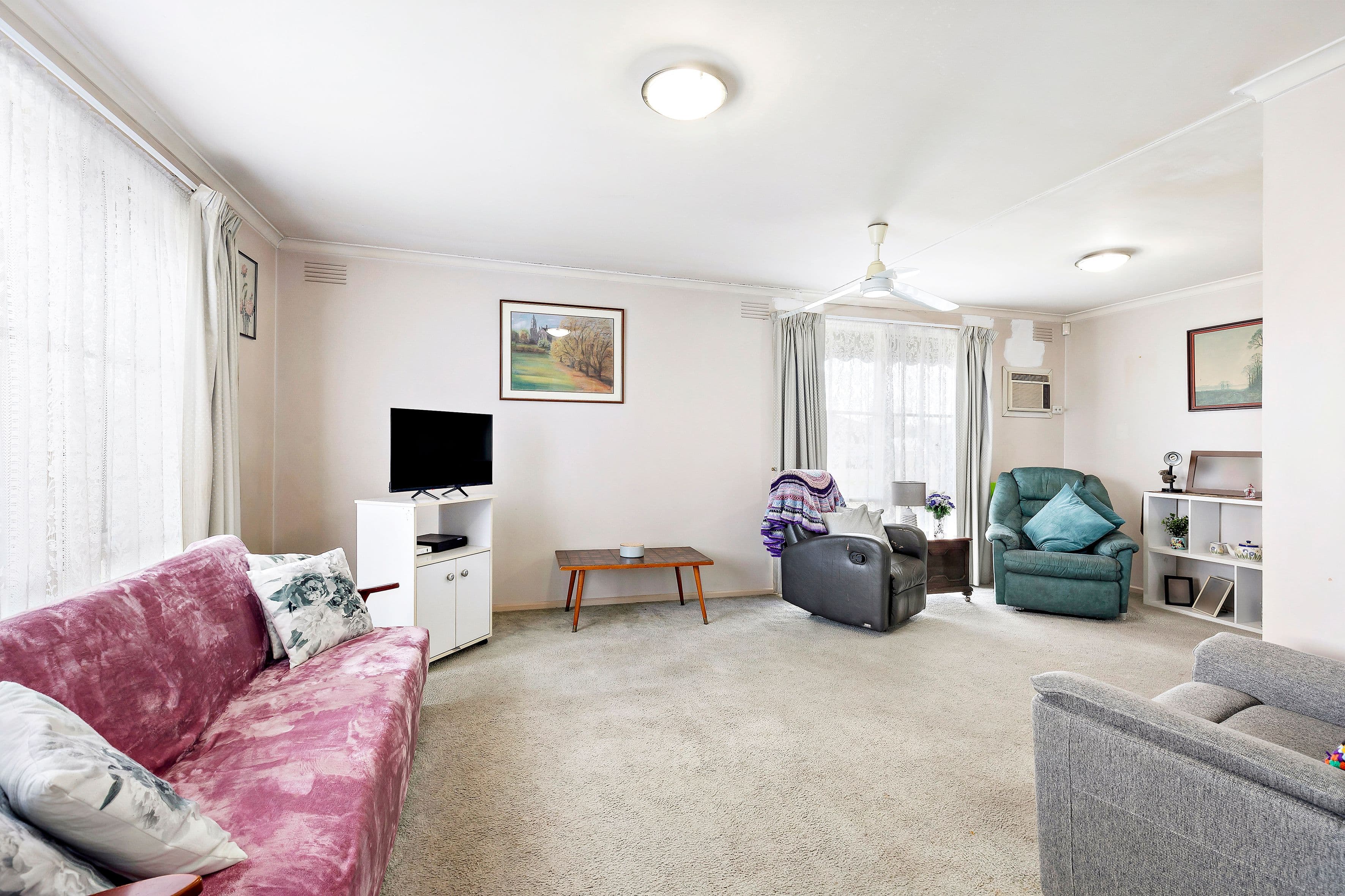 18 Barrington Crescent, Gladstone Park VIC 3043, Gladstone Park - Thumbnail 2