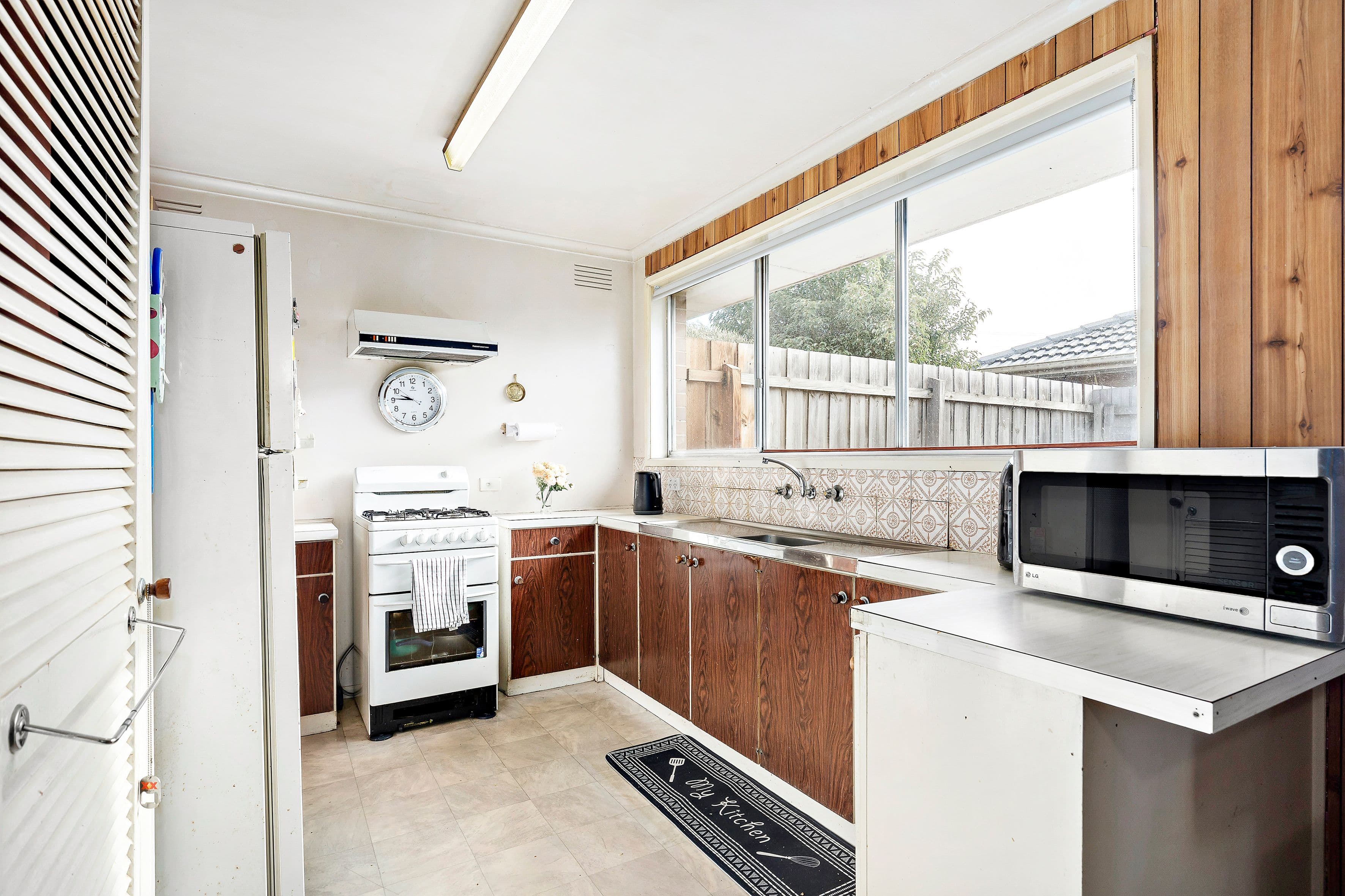 18 Barrington Crescent, Gladstone Park VIC 3043, Gladstone Park - Thumbnail 3