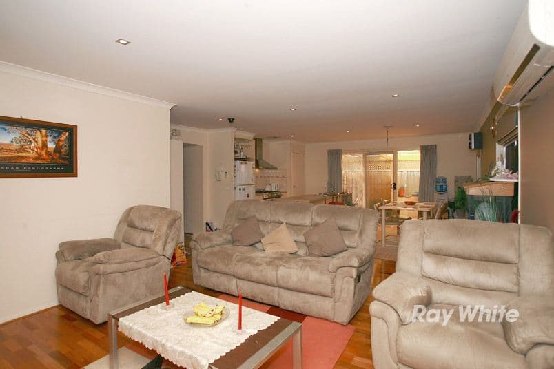 32 Greenaway Terrace, CRANBOURNE EAST VIC 3977, Cranbourne East - Thumbnail 2