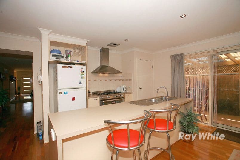 32 Greenaway Terrace, CRANBOURNE EAST VIC 3977, Cranbourne East - Thumbnail 4