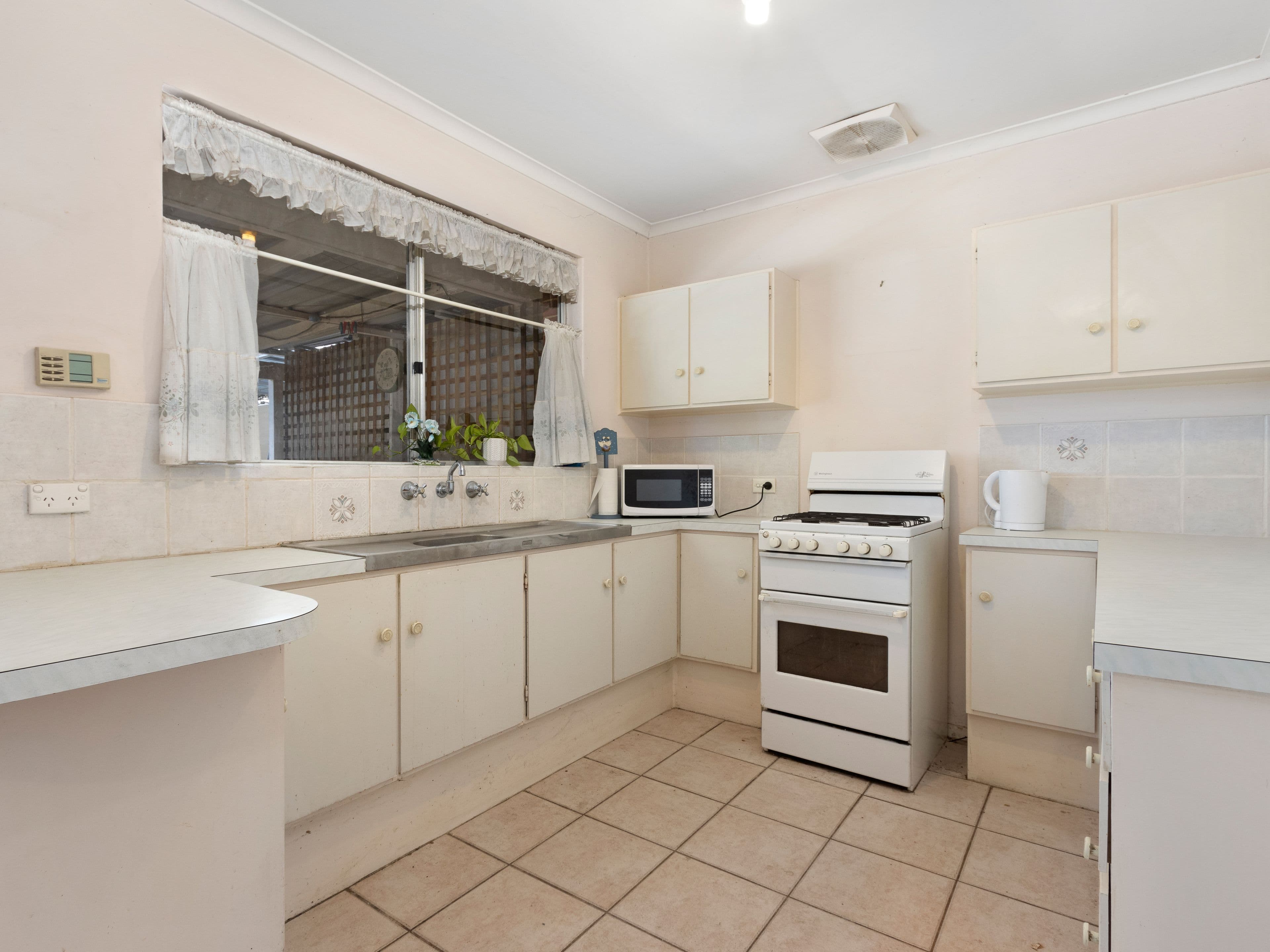 18 Unnaro Street, Hillman WA 6168, Hillman - Thumbnail 7