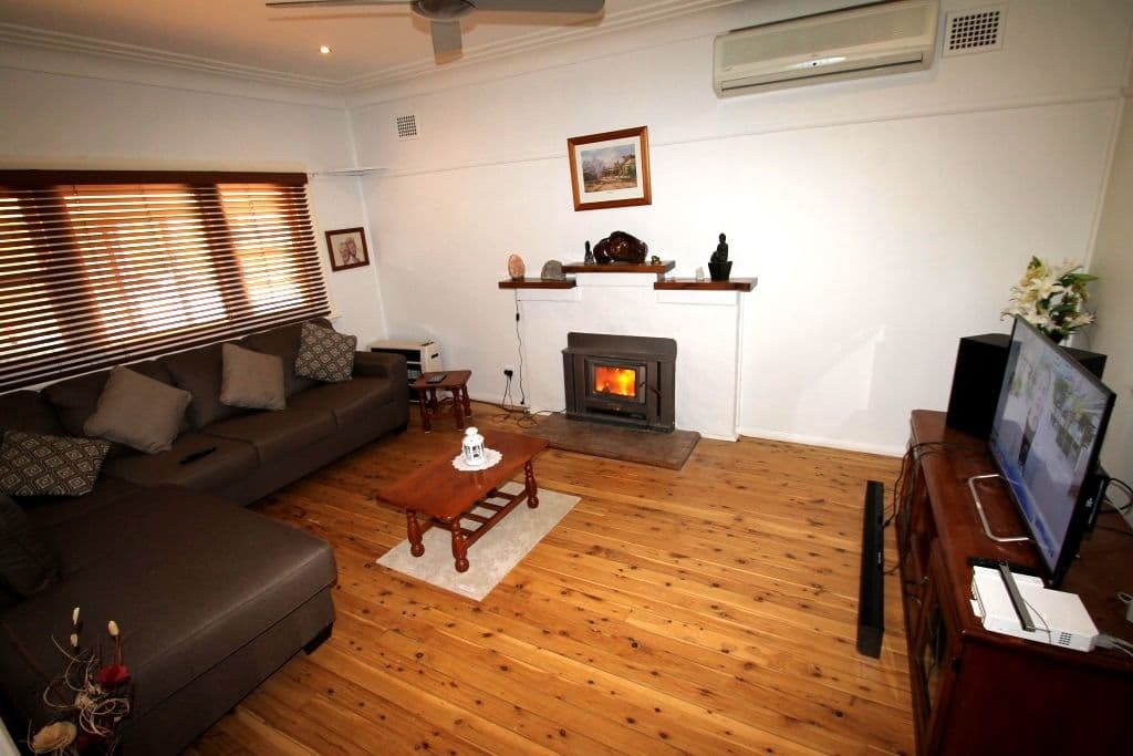68 Learmonth Street, Willow Tree - Thumbnail 4