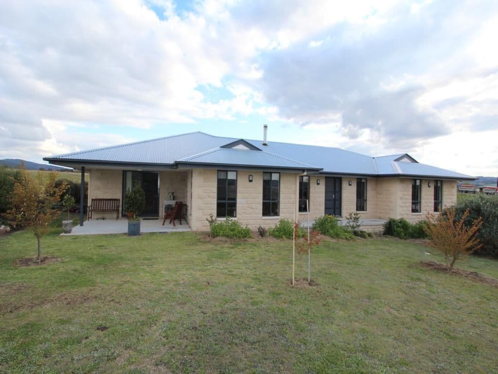 165 Cowper Street, TENTERFIELD NSW 2372, Tenterfield - Thumbnail 2
