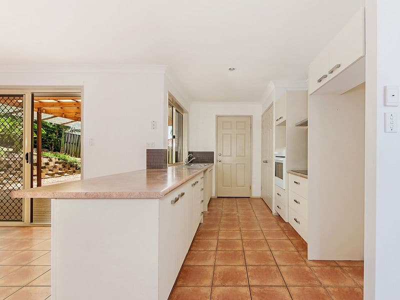 5 San Cristobal Place, Pacific Pines QLD 4211, Pacific Pines - Thumbnail 5