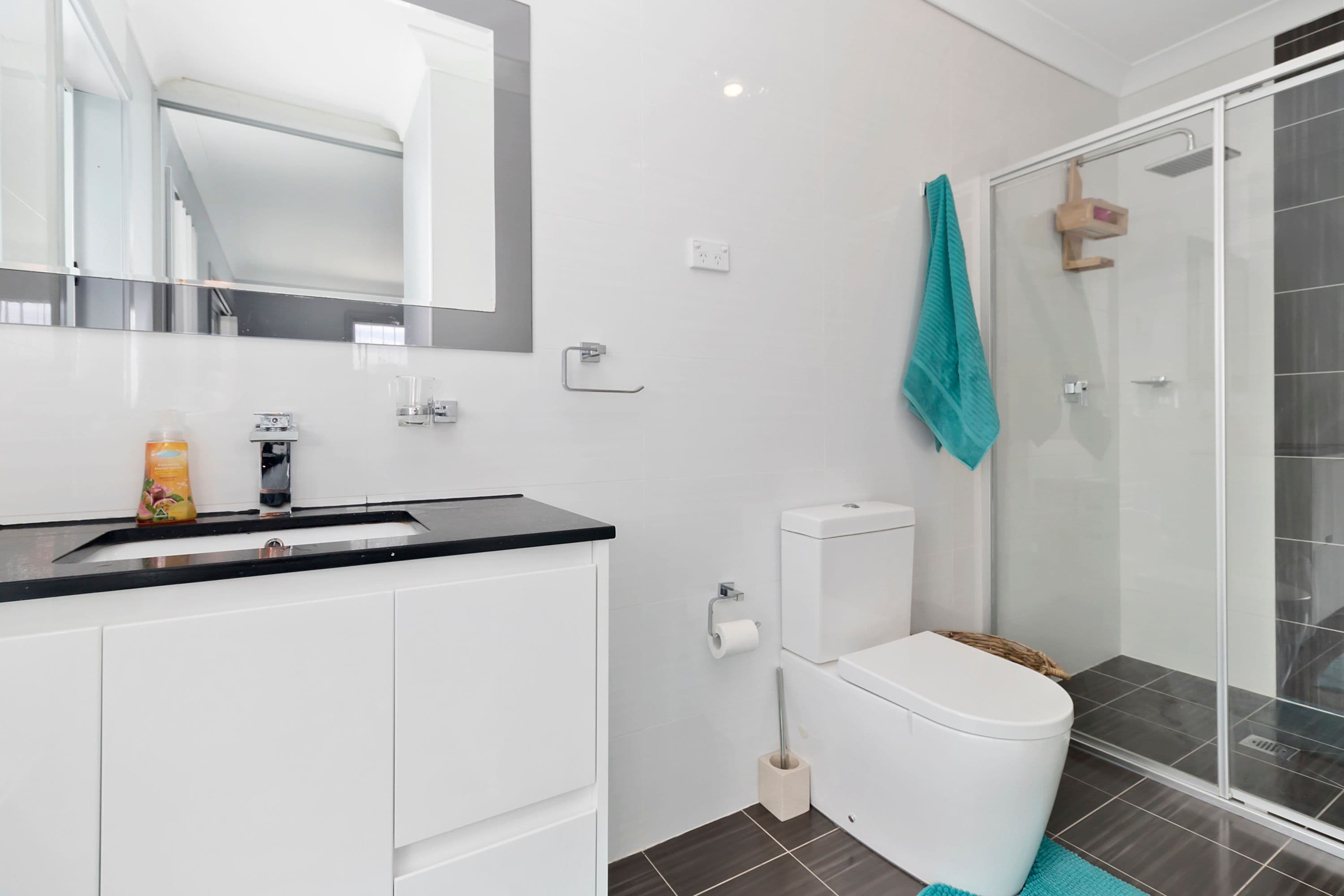 15 Templeton Crescent, Moorebank - Thumbnail 8