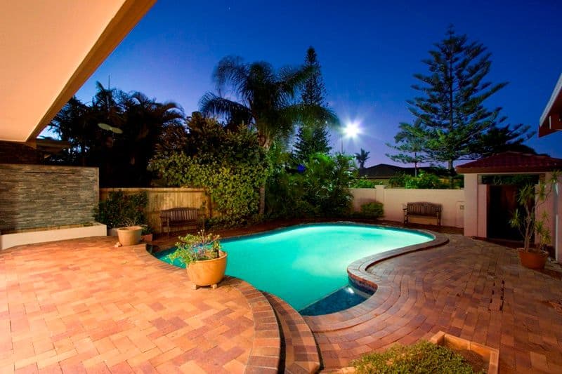 22 Kurrawa Avenue, MERMAID WATERS QLD 4218, Mermaid Waters - Thumbnail 3