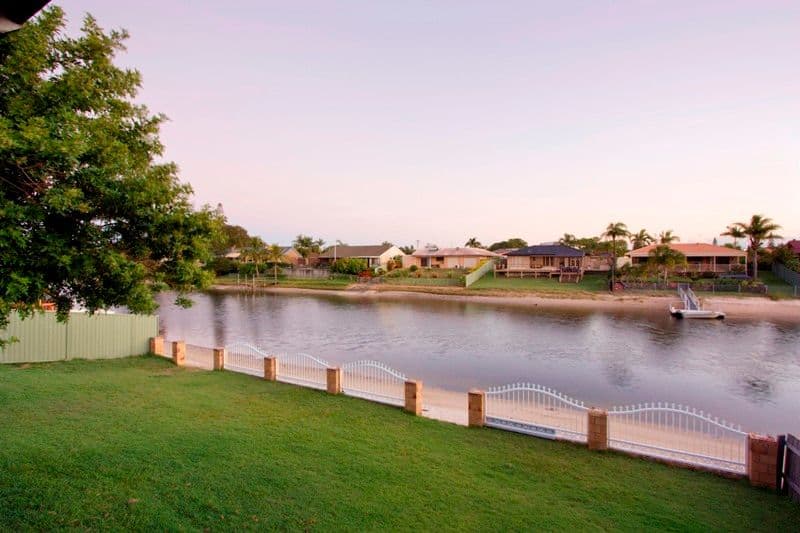 22 Kurrawa Avenue, MERMAID WATERS QLD 4218, Mermaid Waters - Thumbnail 4