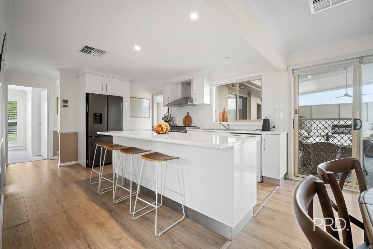 22 Karoom Drive, GLENFIELD PARK NSW 2650, Glenfield Park - Thumbnail 5