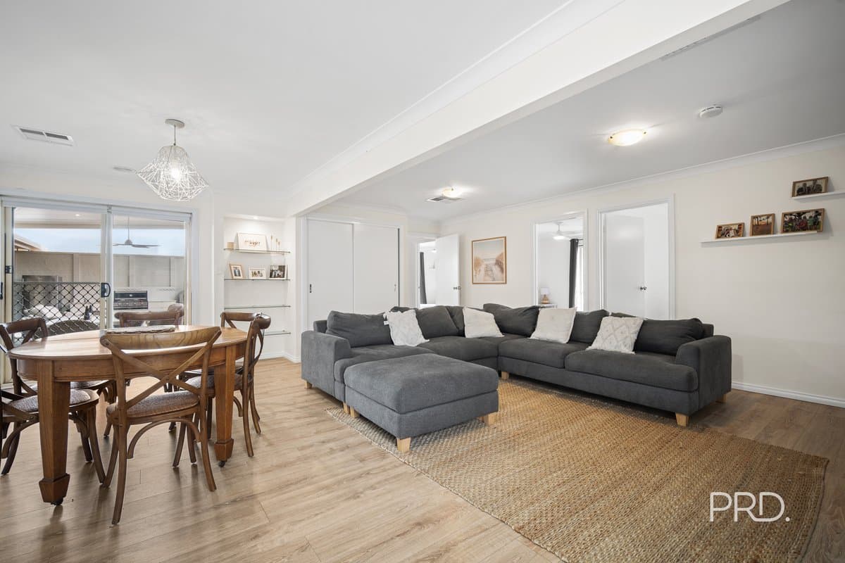 22 Karoom Drive, GLENFIELD PARK NSW 2650, Glenfield Park - Thumbnail 8