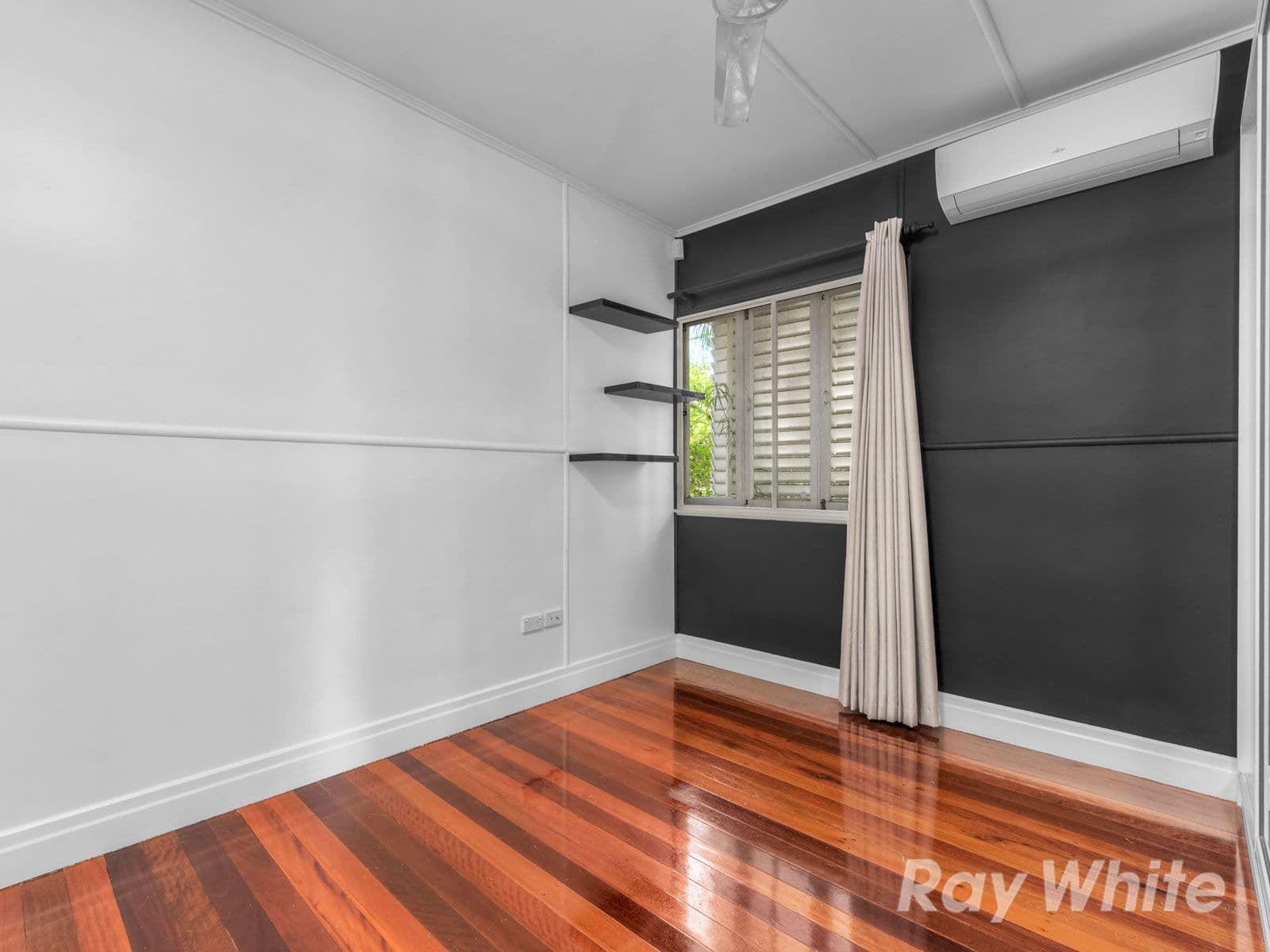 28 Kembla Street, Wavell Heights QLD 4012, Wavell Heights - Thumbnail 3