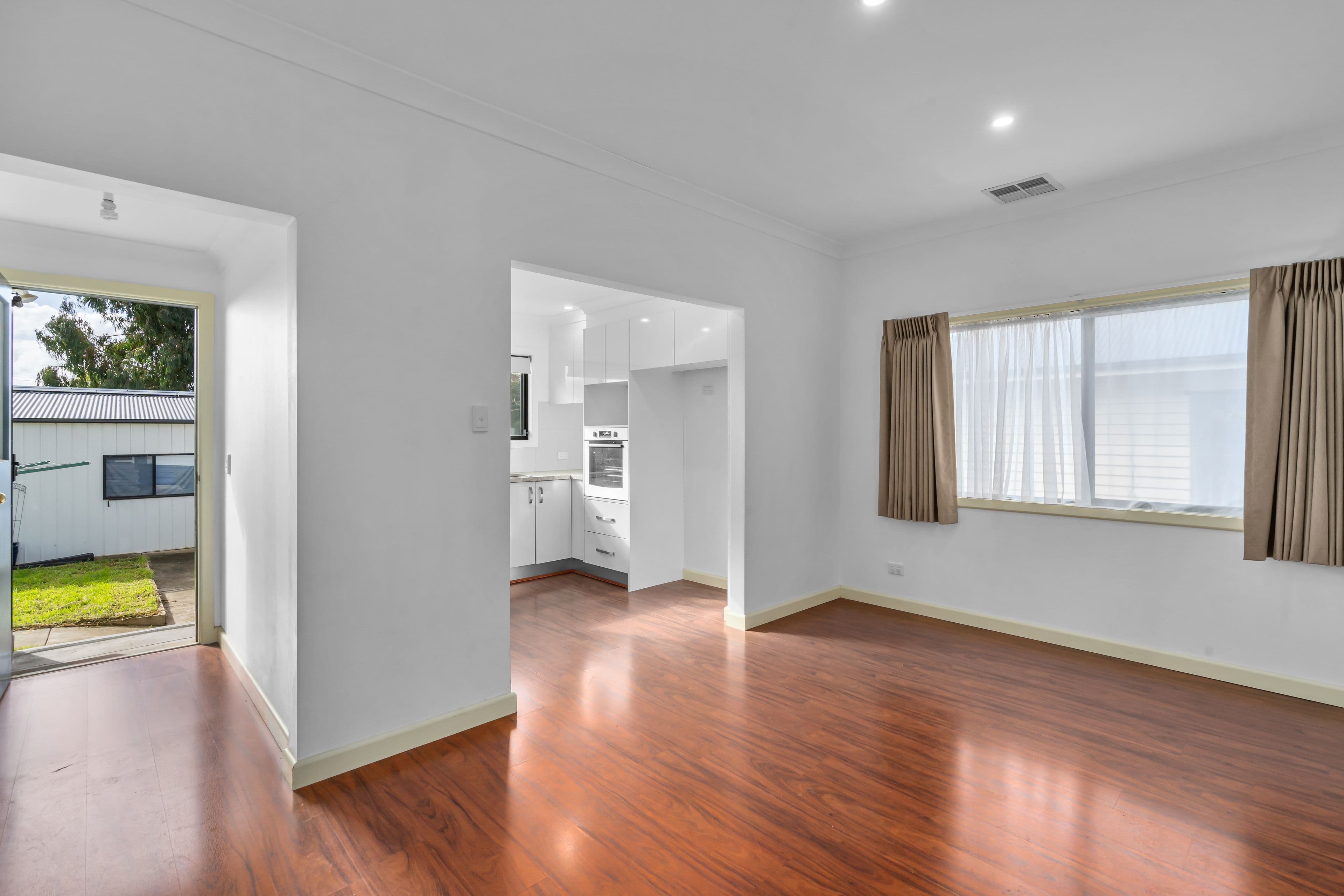 27 Tehan Street, Seymour VIC 3660, Seymour - Thumbnail 4