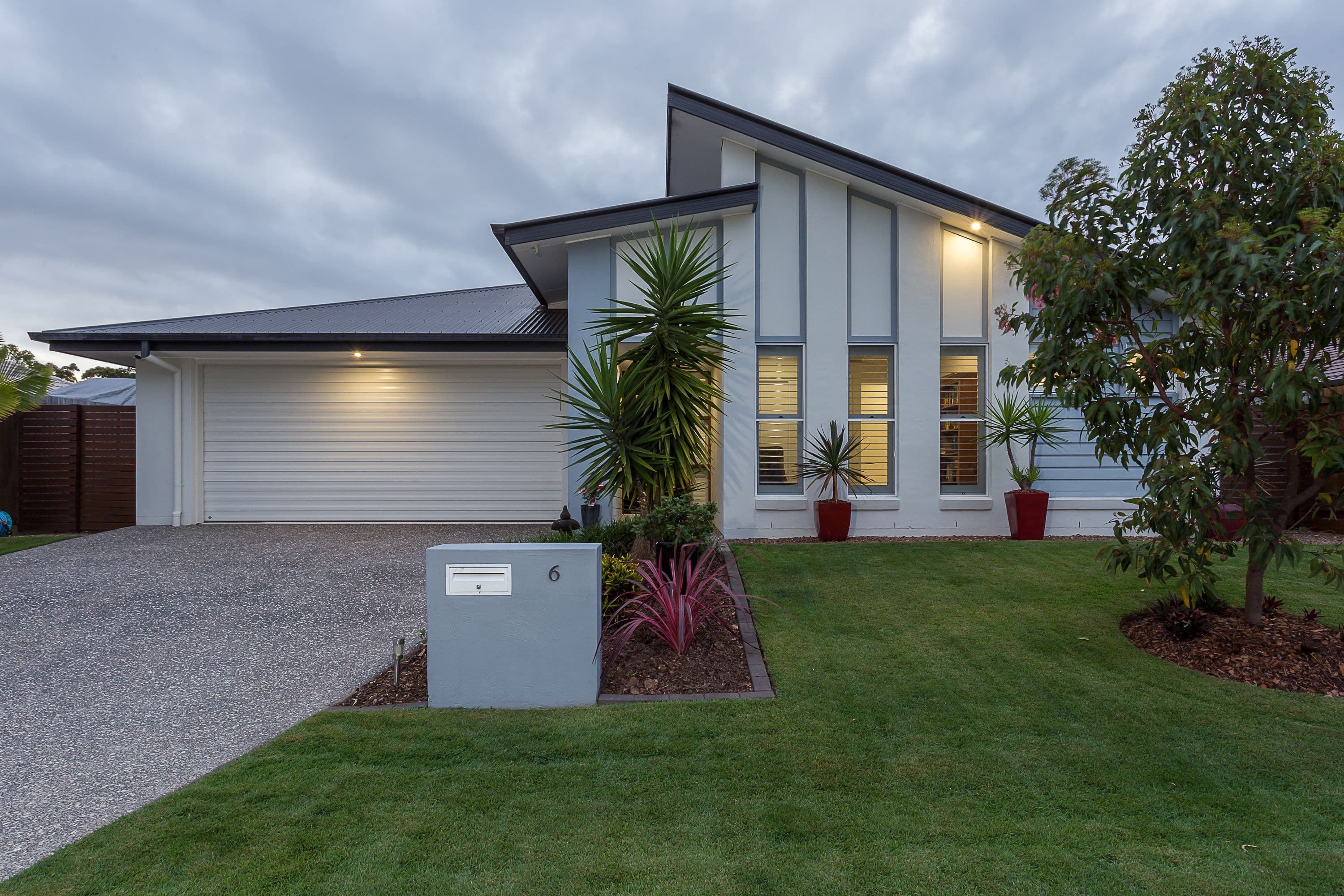 25 North View Street Hope Island 4212, Hope Island - Image 1