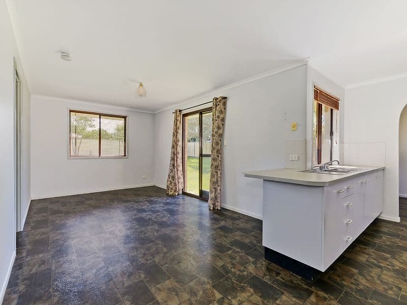 8 Sedgman Street, MORAYFIELD QLD 4506, Morayfield - Thumbnail 5