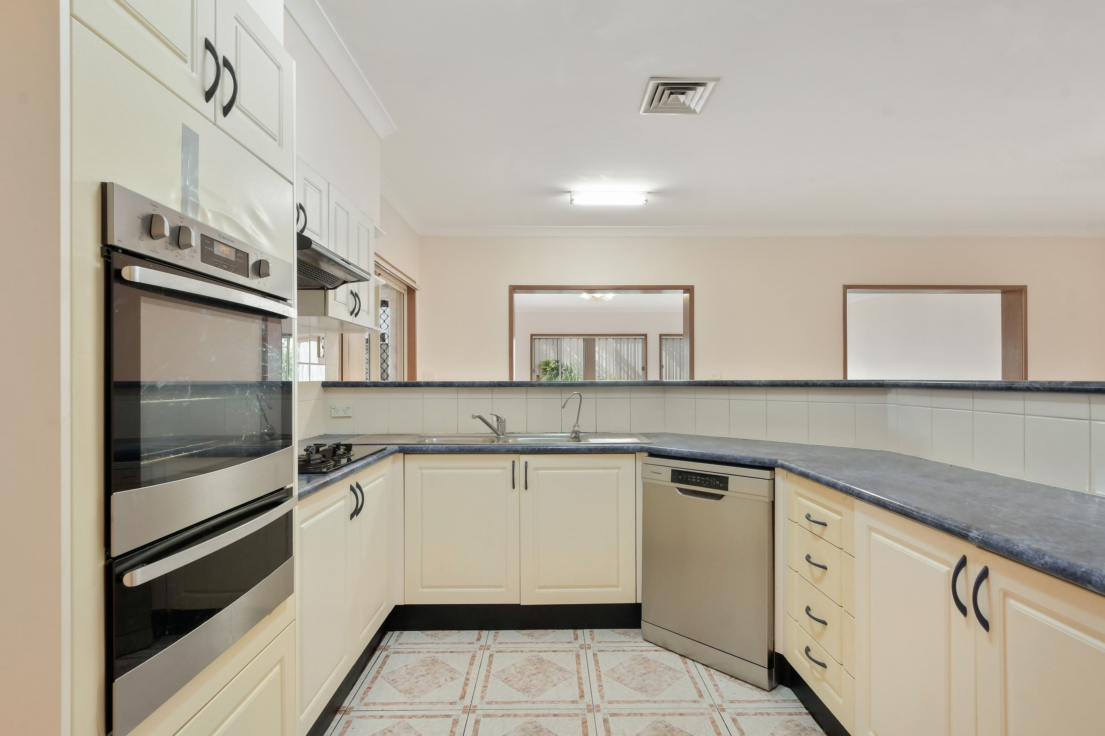 9 Lamington Place, Bow Bowing NSW 2566, Bow Bowing - Thumbnail 7