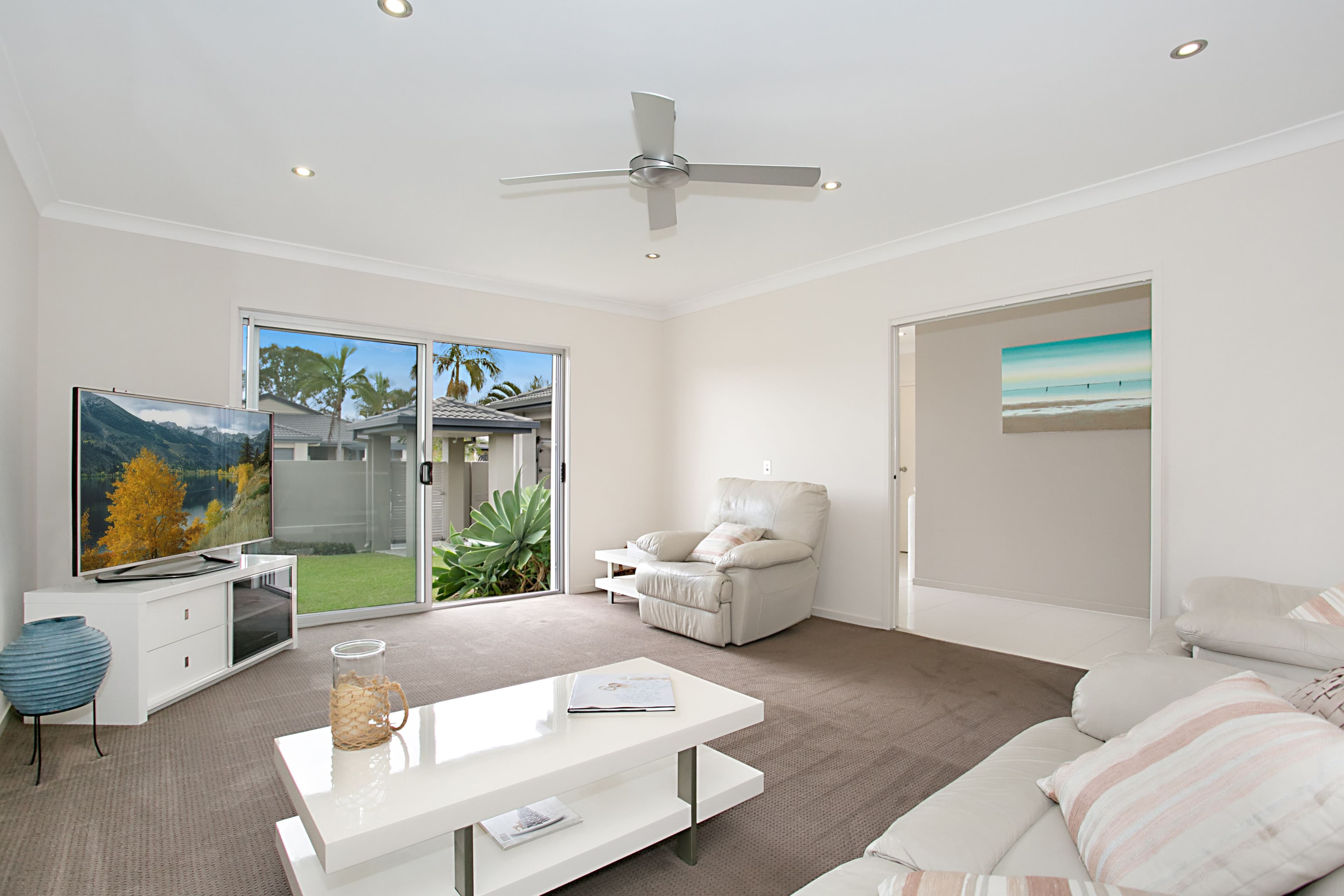 19 Peter Blondell Drive, Mermaid Waters QLD 4218, Mermaid Waters - Thumbnail 4