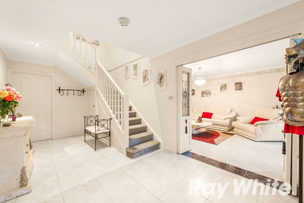 6 Kew Place, Wantirna VIC 3152, Wantirna - Thumbnail 3