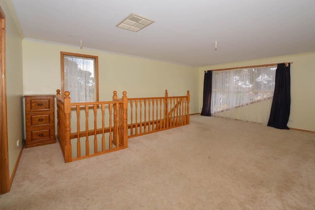 49 Higgins Avenue, SUNBURY VIC 3429, Sunbury - Thumbnail 2