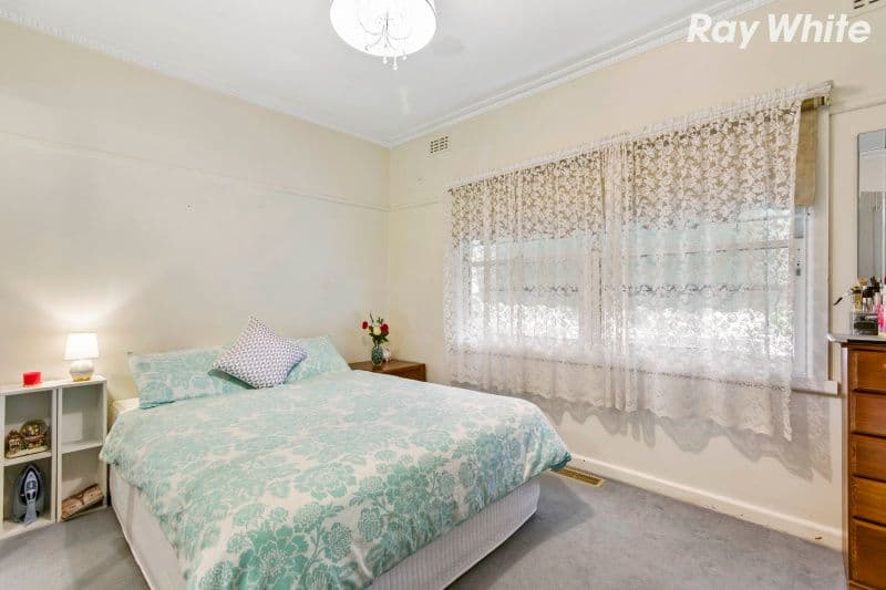 15 Hillcrest Avenue, Ringwood VIC 3134, Ringwood - Thumbnail 4