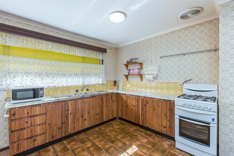 20 Toolern Street, Melton South VIC 3338, Melton South - Thumbnail 2