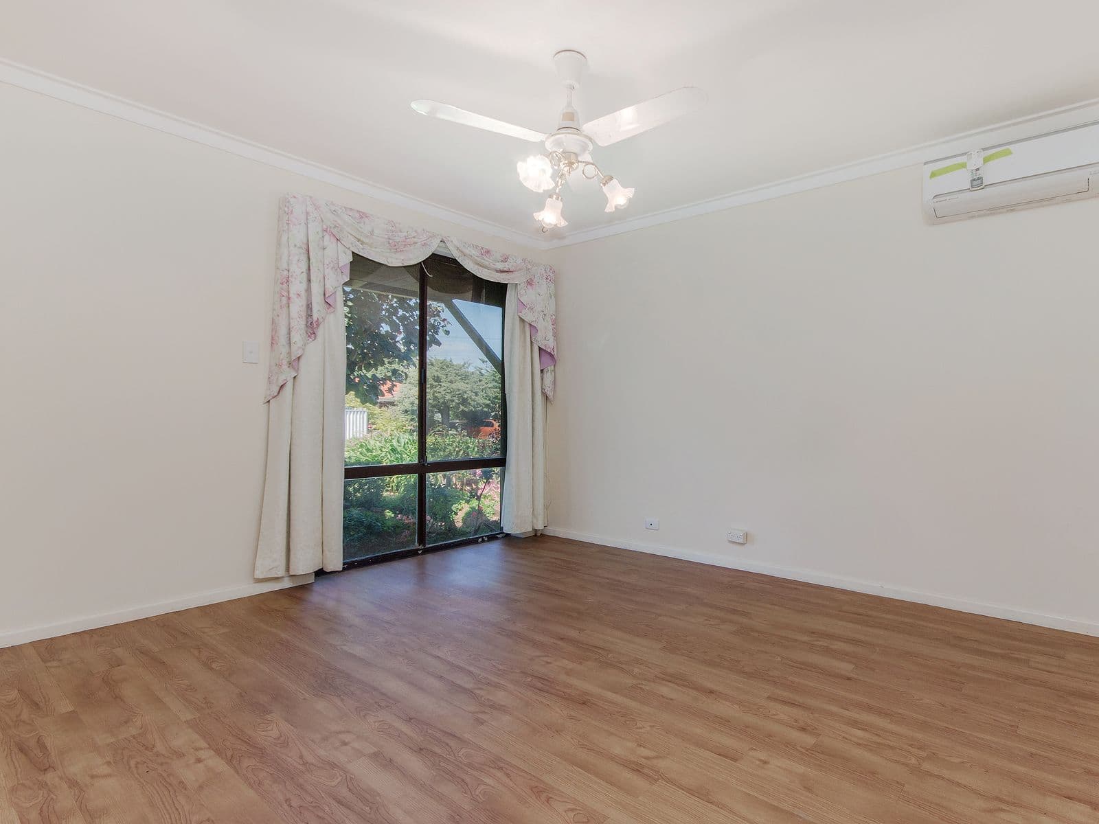 19 Leeder Street, Safety Bay WA 6169, Safety Bay - Thumbnail 5