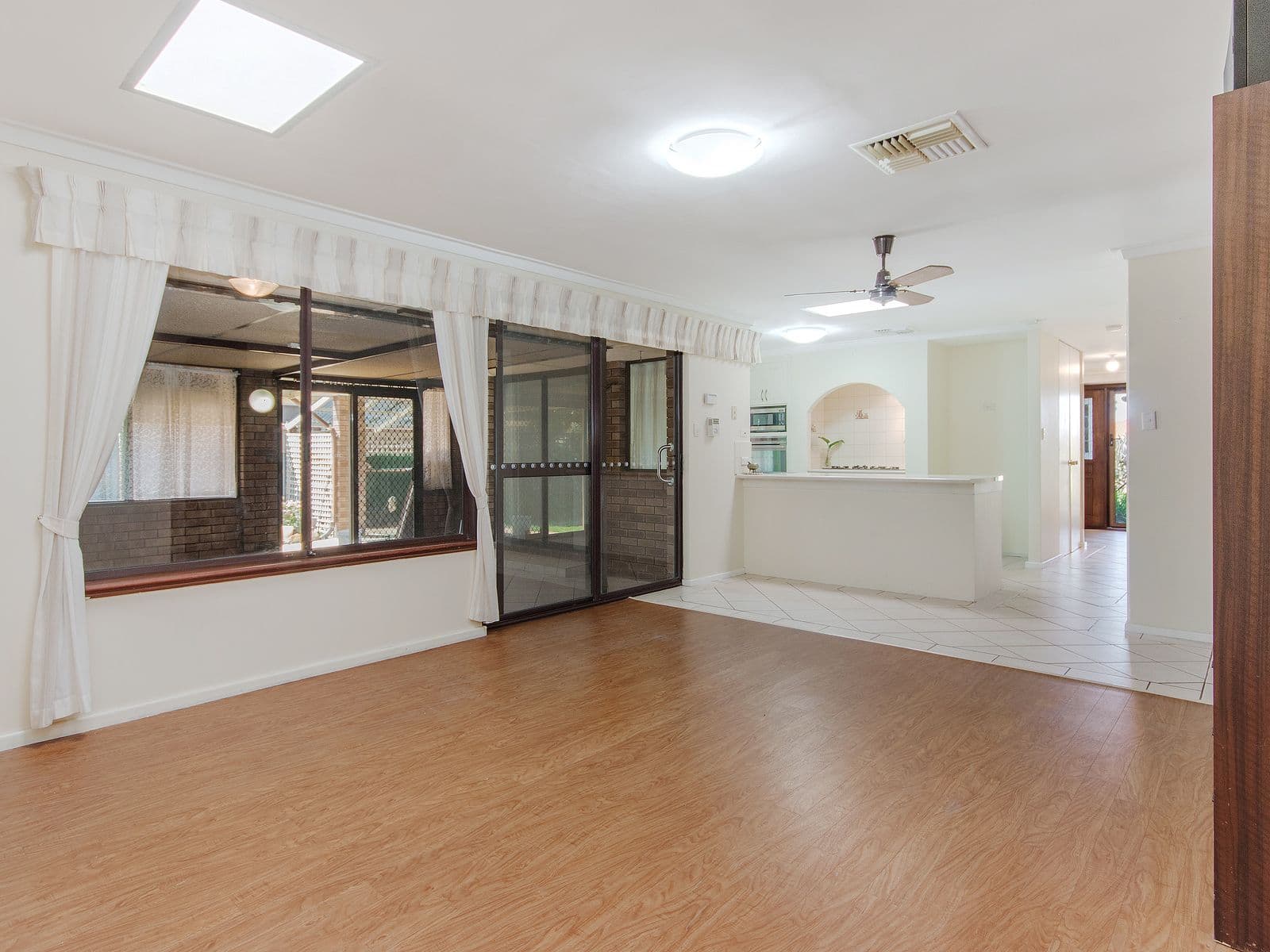 19 Leeder Street, Safety Bay WA 6169, Safety Bay - Thumbnail 7