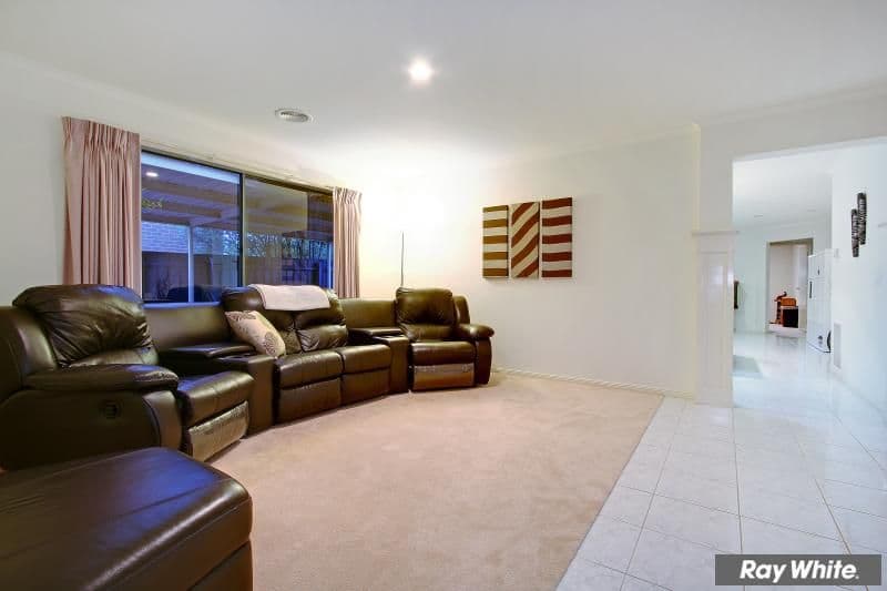 61 St Mitchell Circuit, MORNINGTON VIC 3931, Mornington - Thumbnail 3