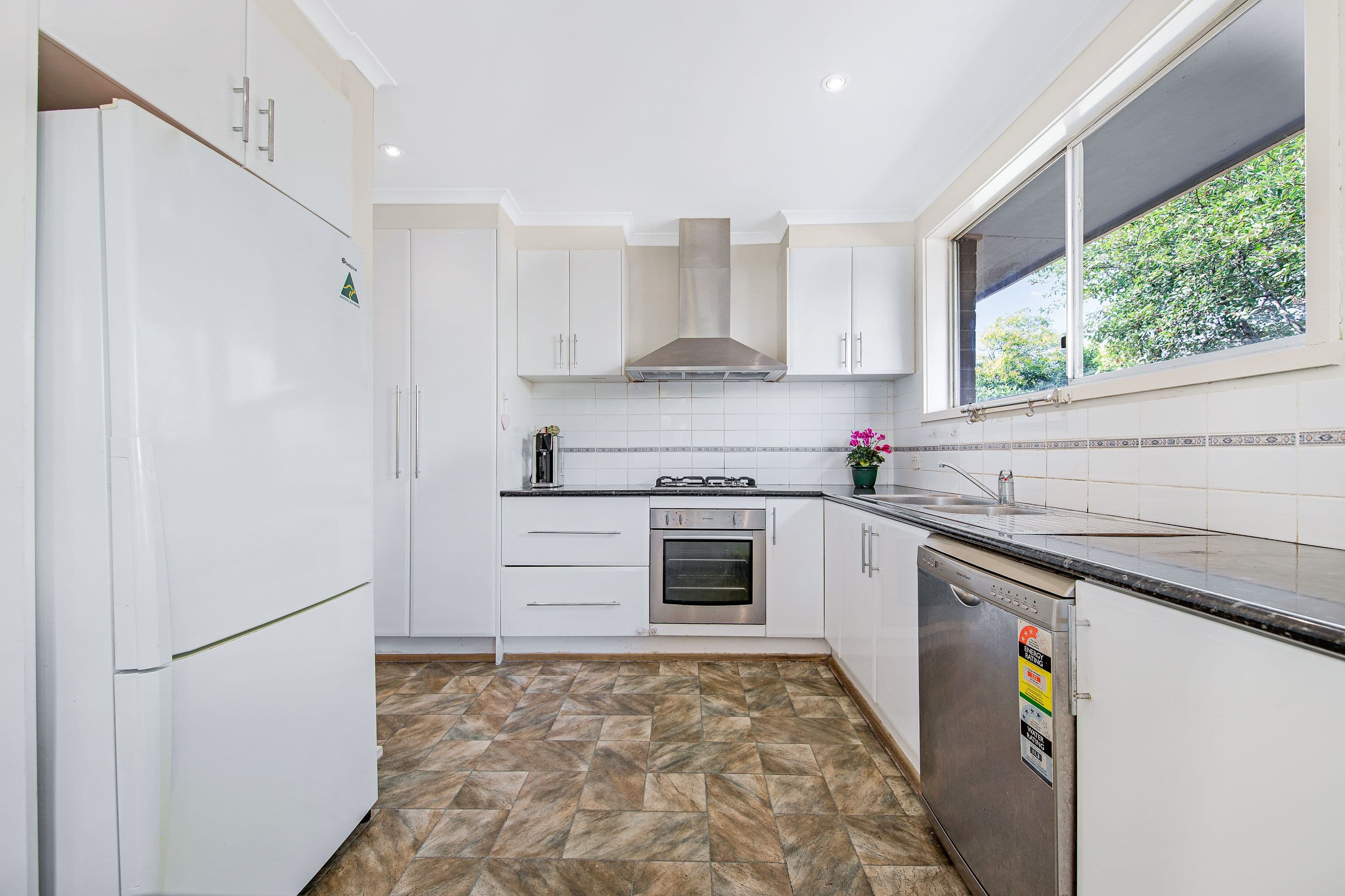 6 Agnes Court, Glen Waverley VIC 3150, Glen Waverley - Thumbnail 4