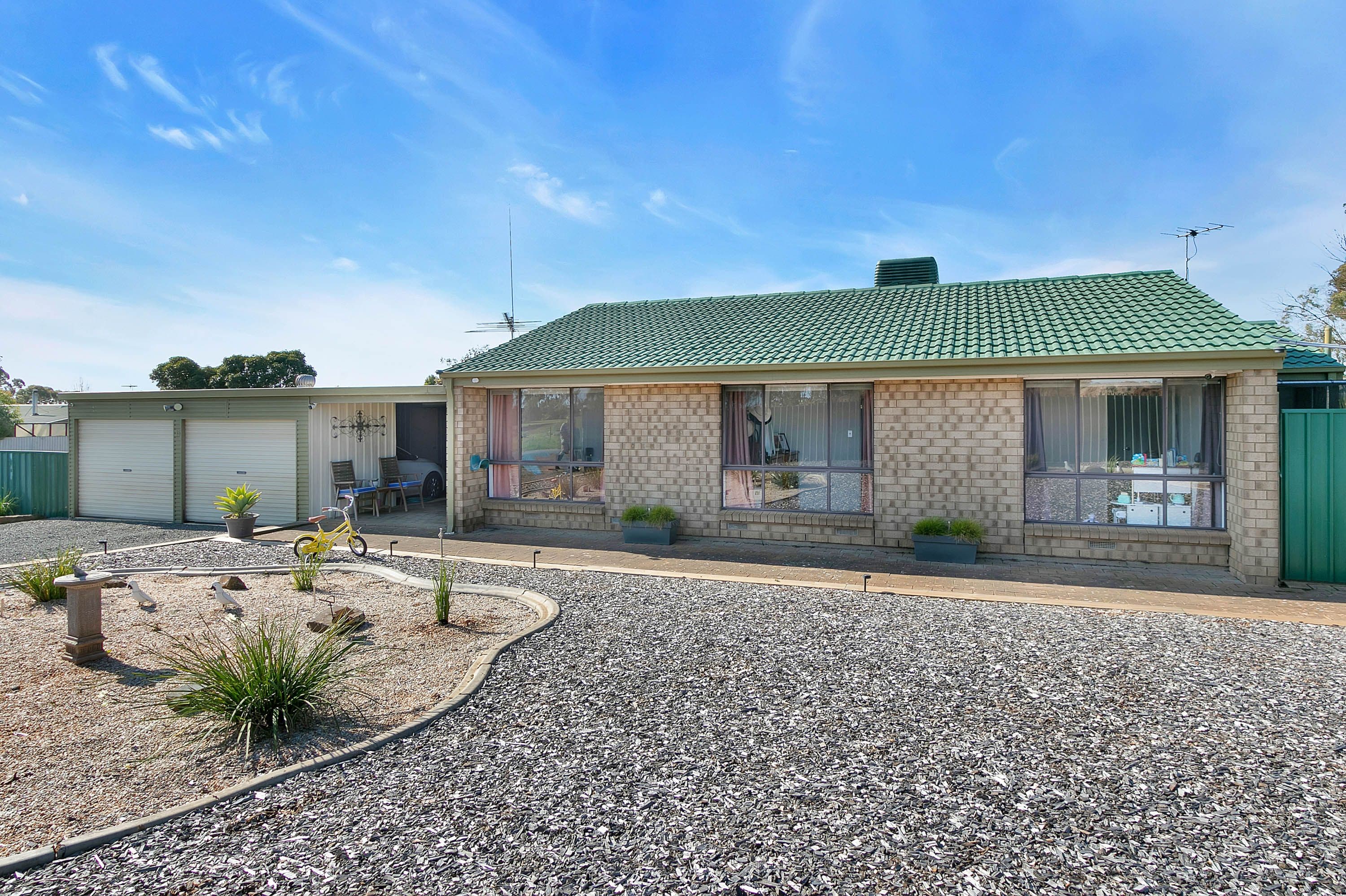 37 Fairhaven Boulevard, Cranbourne West - Image 1