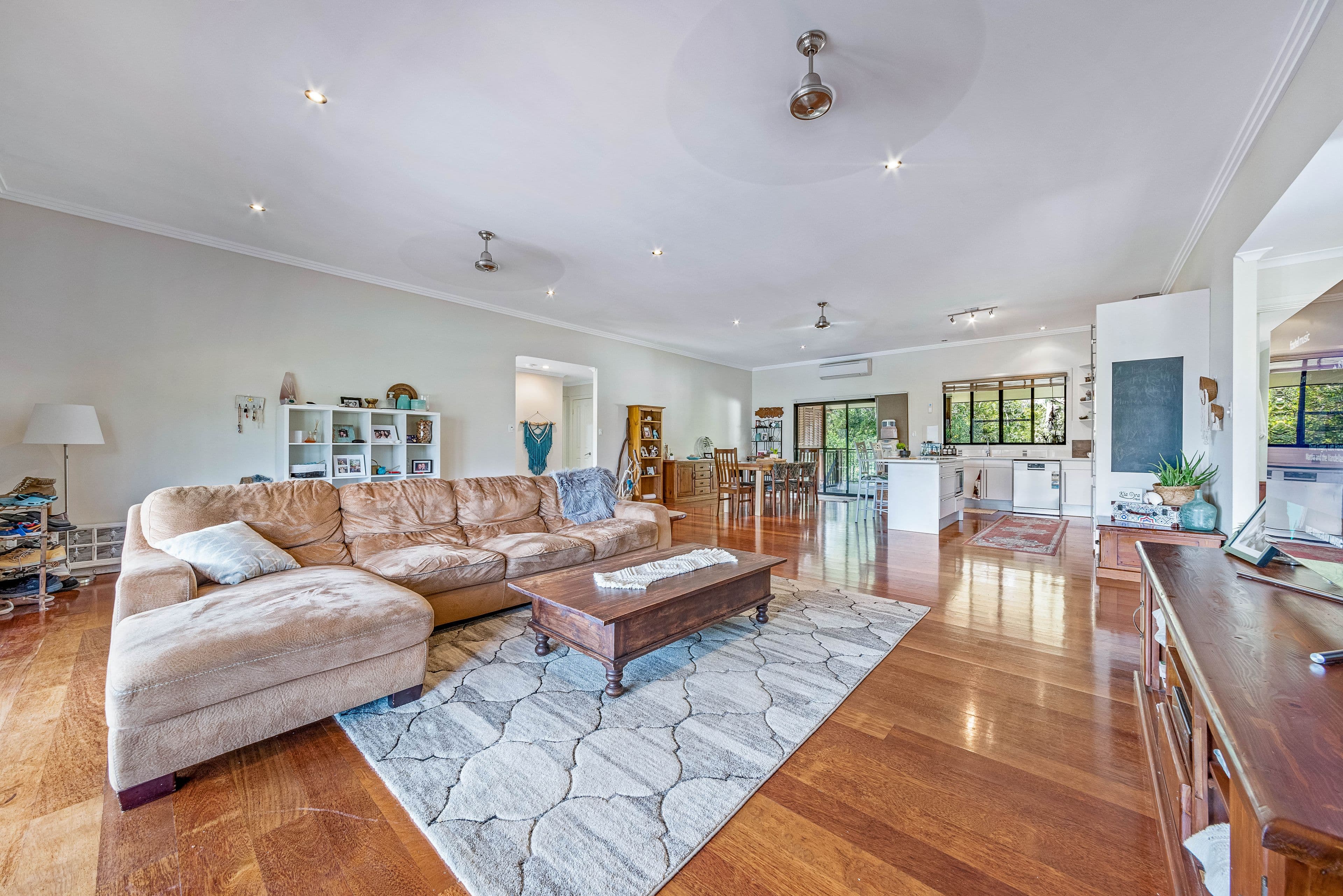 2 Curlew Court, Jubilee Pocket QLD 4802, Jubilee Pocket - Thumbnail 2