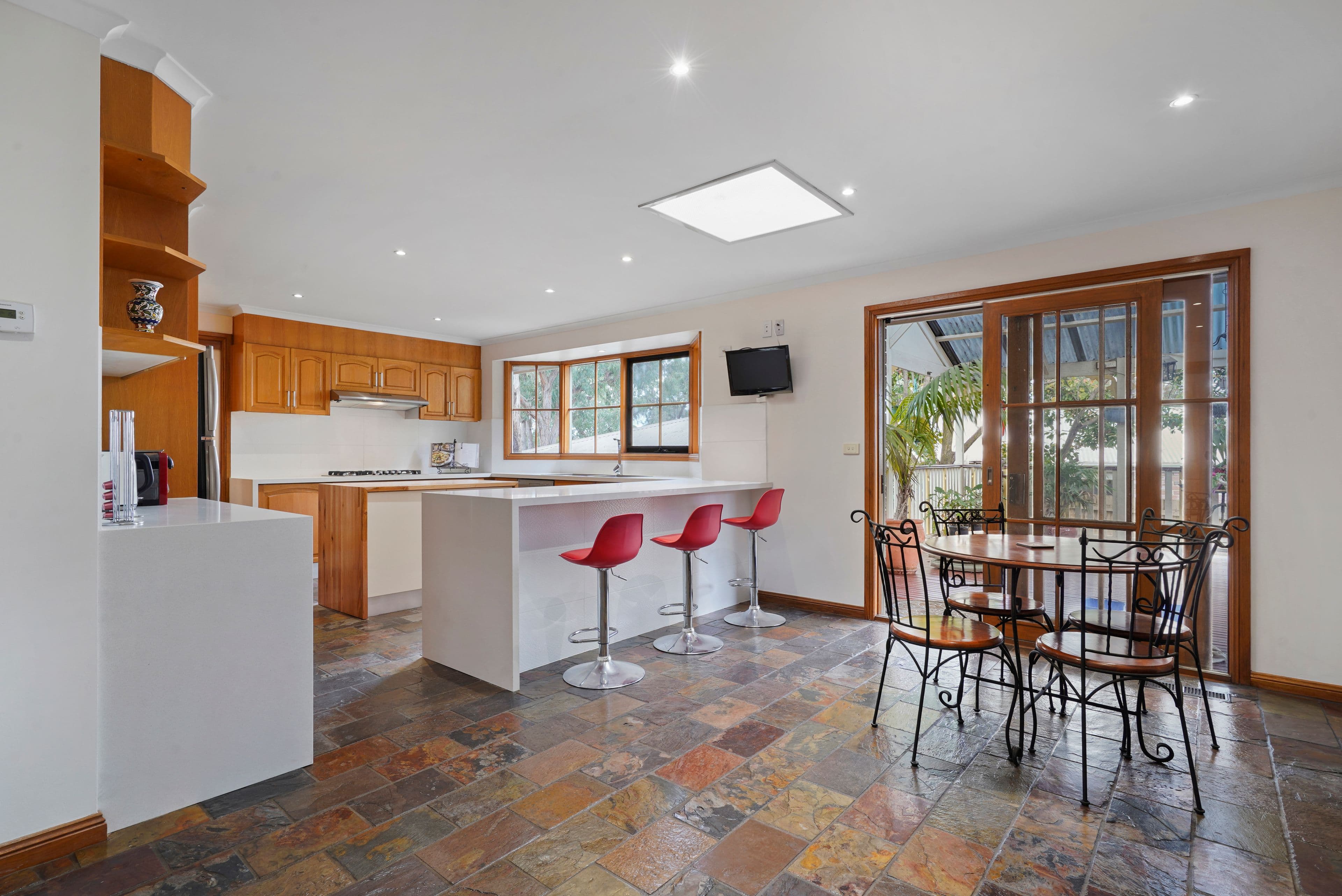 39 Bareena Avenue, Rowville VIC 3178, Rowville - Thumbnail 3