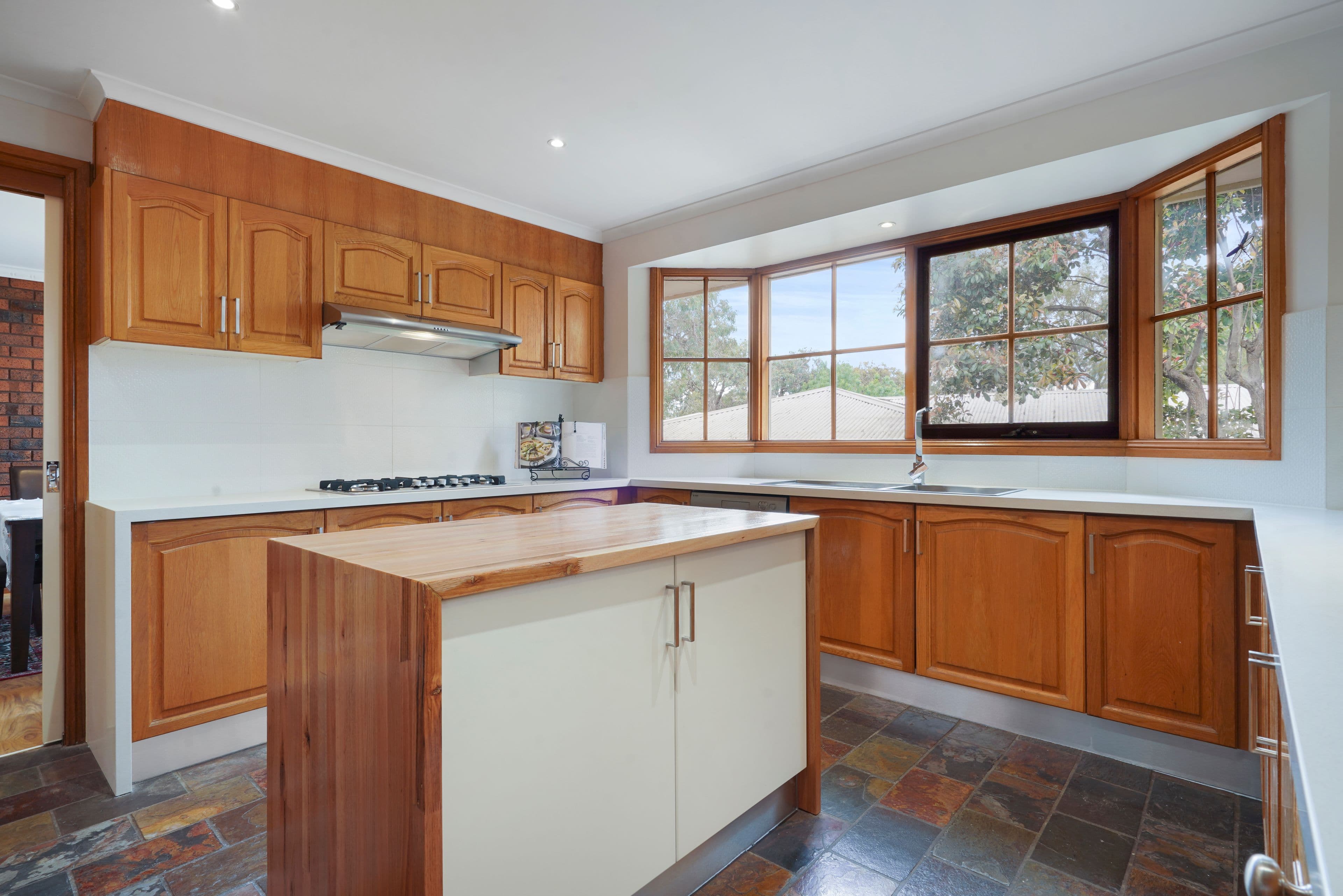 39 Bareena Avenue, Rowville VIC 3178, Rowville - Thumbnail 4