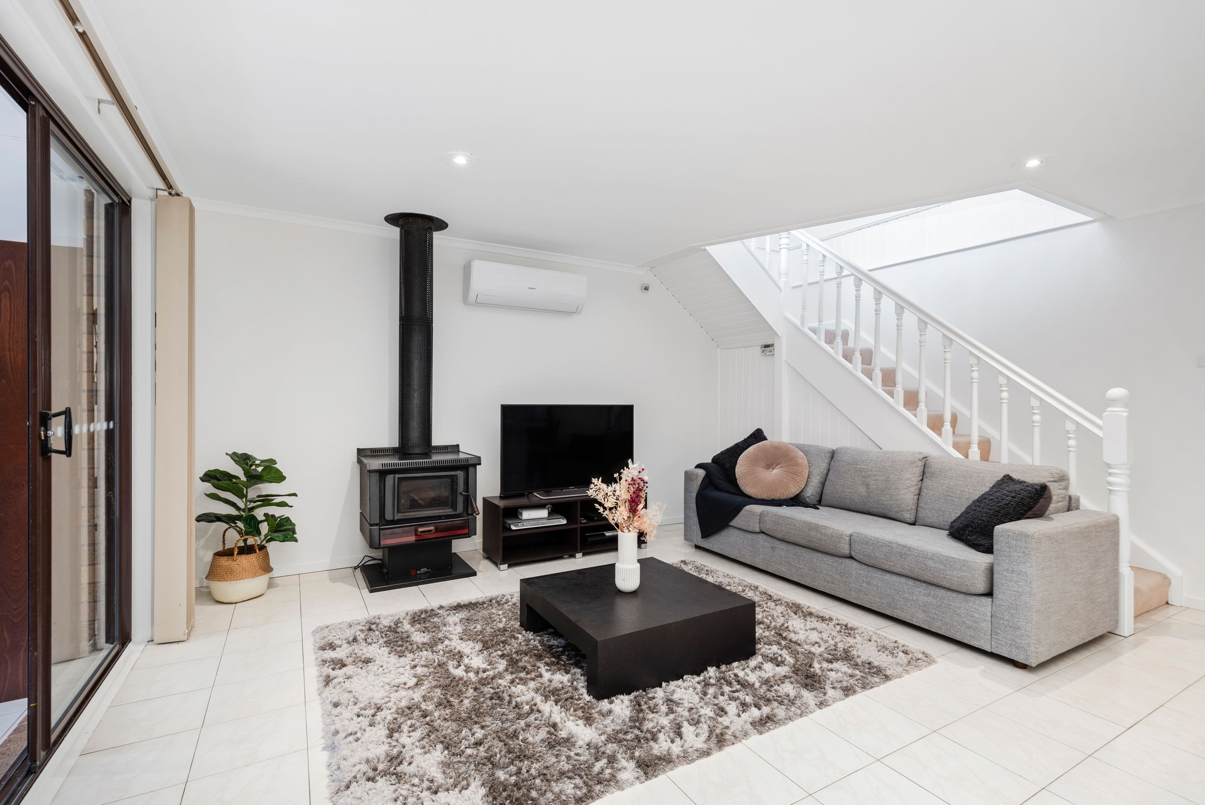 3 Monbulk Court, Cheltenham VIC 3192, Cheltenham - Thumbnail 2