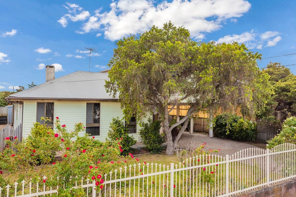 19 Westmoreland Street, ST ALBANS PARK VIC 3219, St Albans Park - Image 1